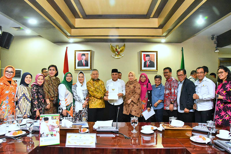 terima-kunker-komisi-ix-dpr-ri-edy-rahmayadi-sampaikan-rencana-pembangunan-rs-bertaraf-internasional-7